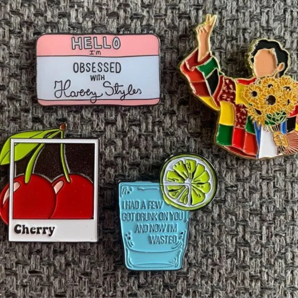 Brand new Set of 5 Harry Styles inspired enamel pins - Picture 2 of 3